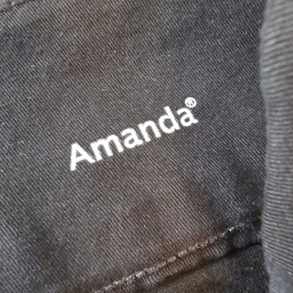 Gloria Vanderbilt Jet Black Women's Bermudas - Picture 7 of 11